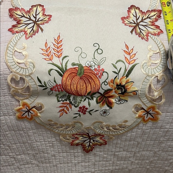 Table Runner Set - Picture 7 of 15